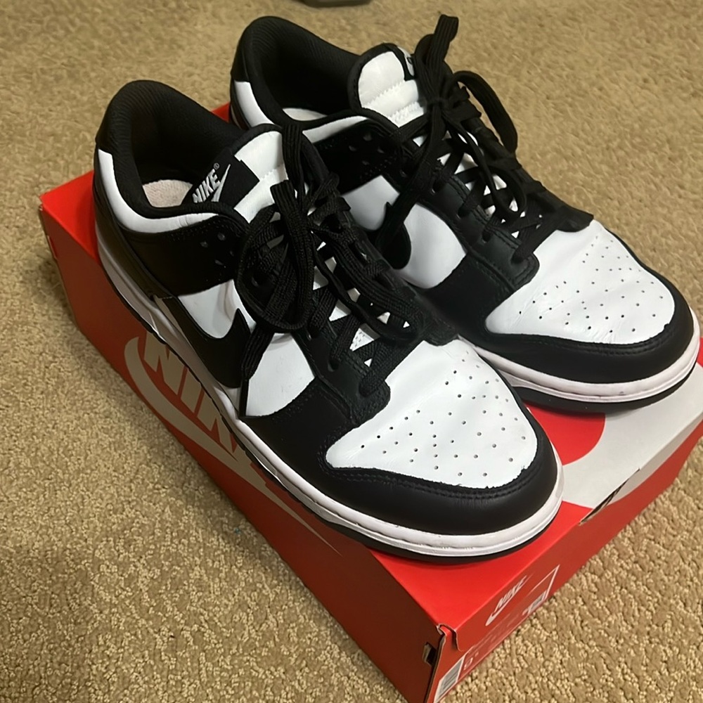 Women’s Nike Dunks-Black & White Panda